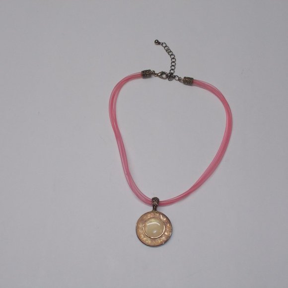 Beautiful vintage necklace, pendant approximately 1 7/8"x1 1/4" - Picture 2 of 4